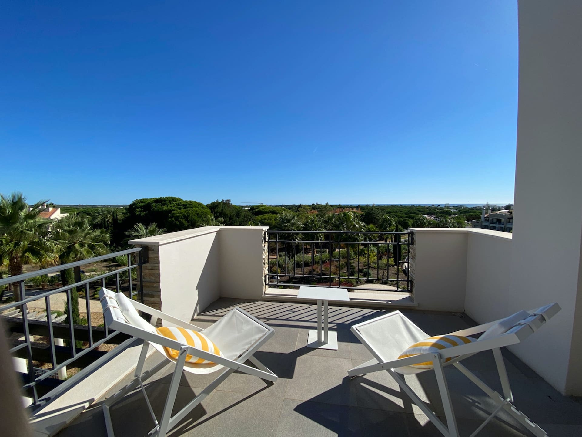 Pine Hills Apartments & Pent Houses For Sale
