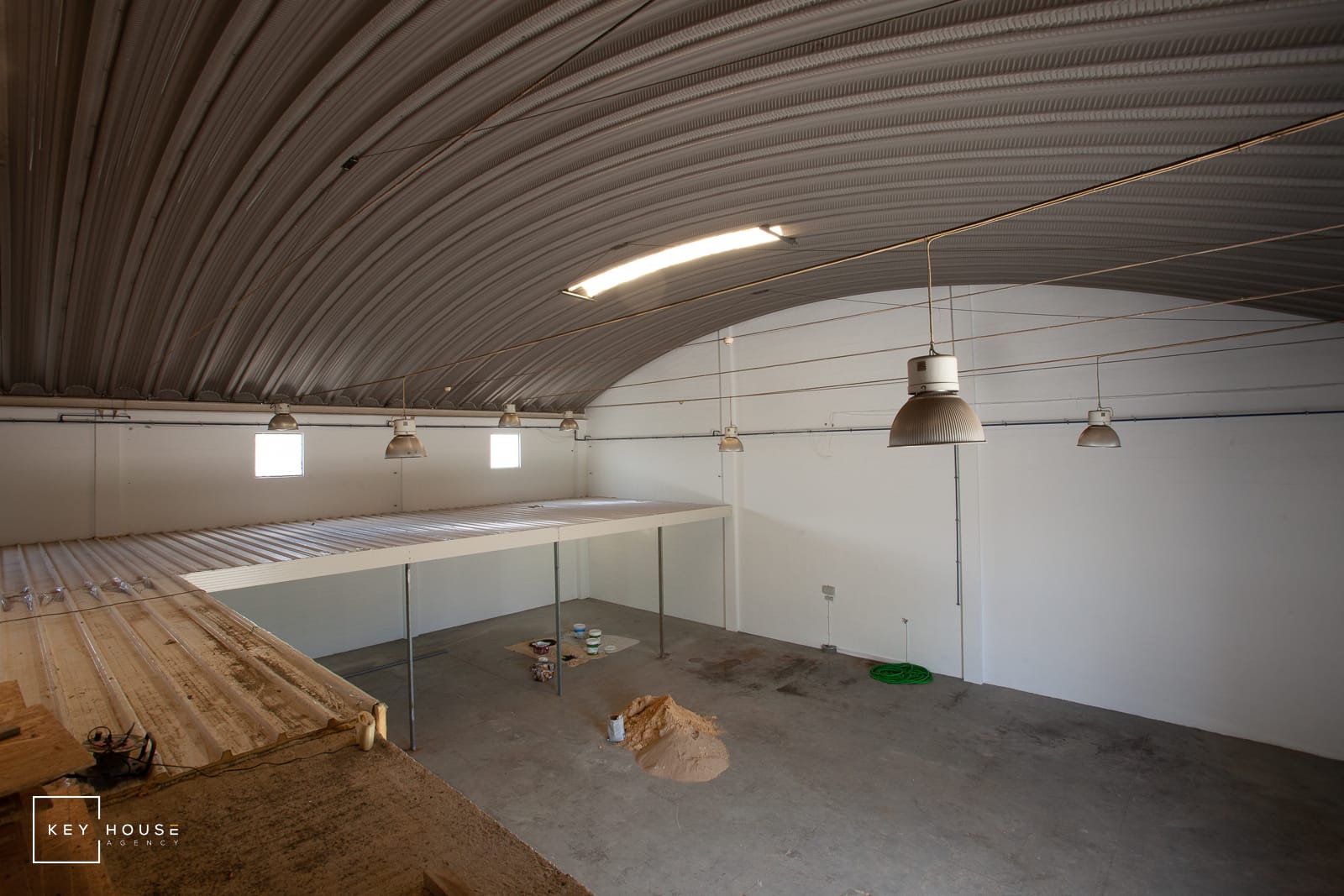 warehouse_-04