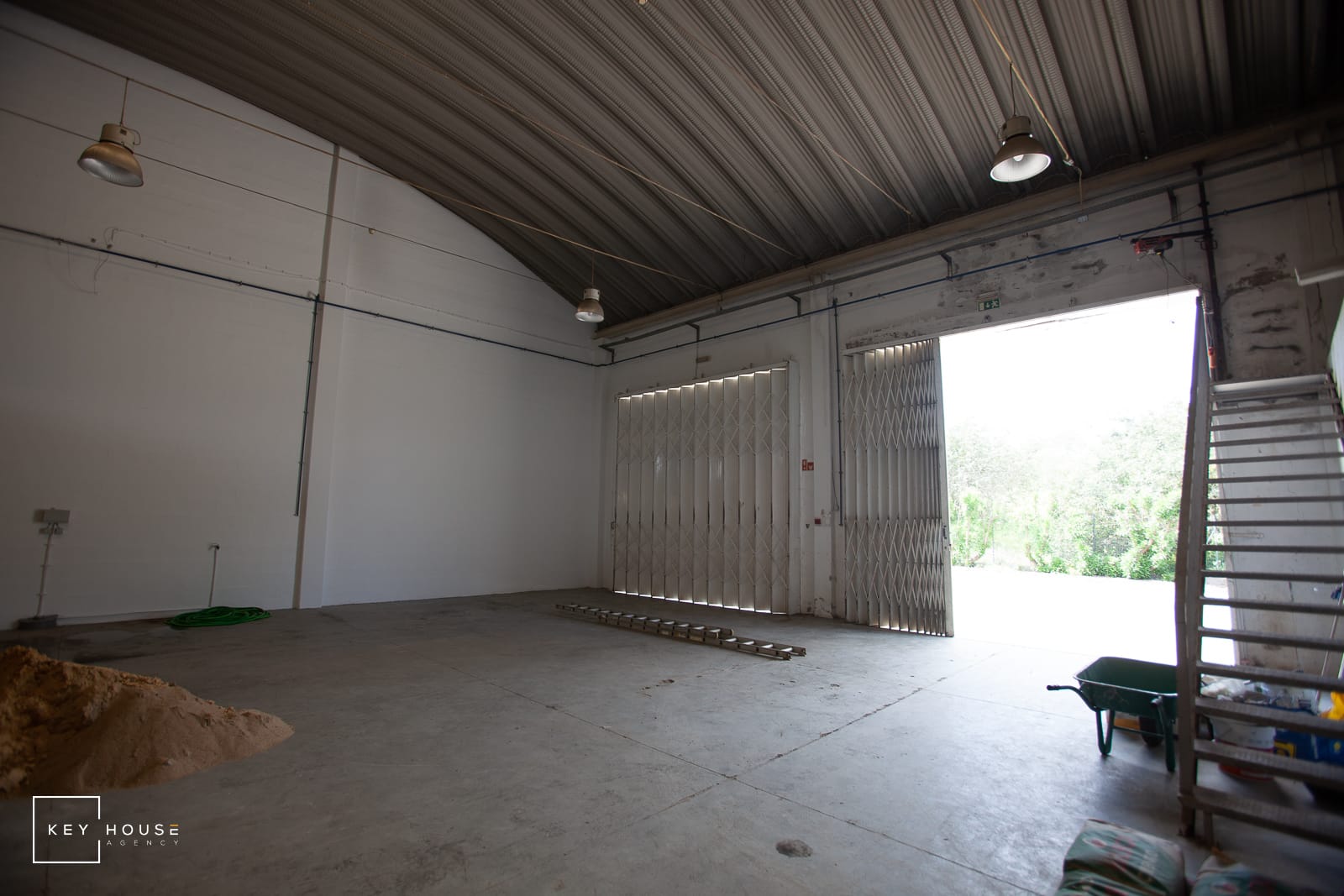 warehouse_-26